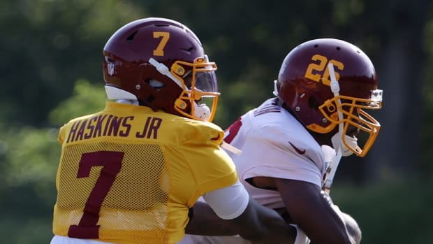 Dwayne Haskins Handoff Back AP Practice